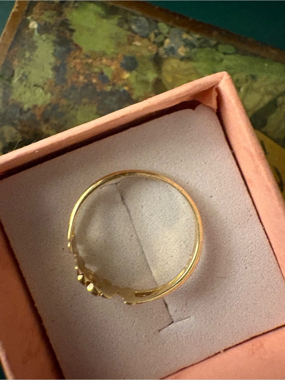 10k Gold 'MOM' Heart Diamond Accent Ring - yellow gold - Picture 4 of 5